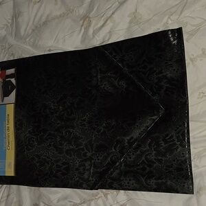 Black Damask-style Table Runner